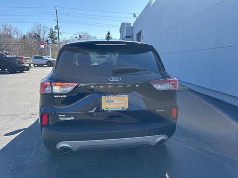 Used 2022 Ford Escape SE w/ Cold Weather Package image 4