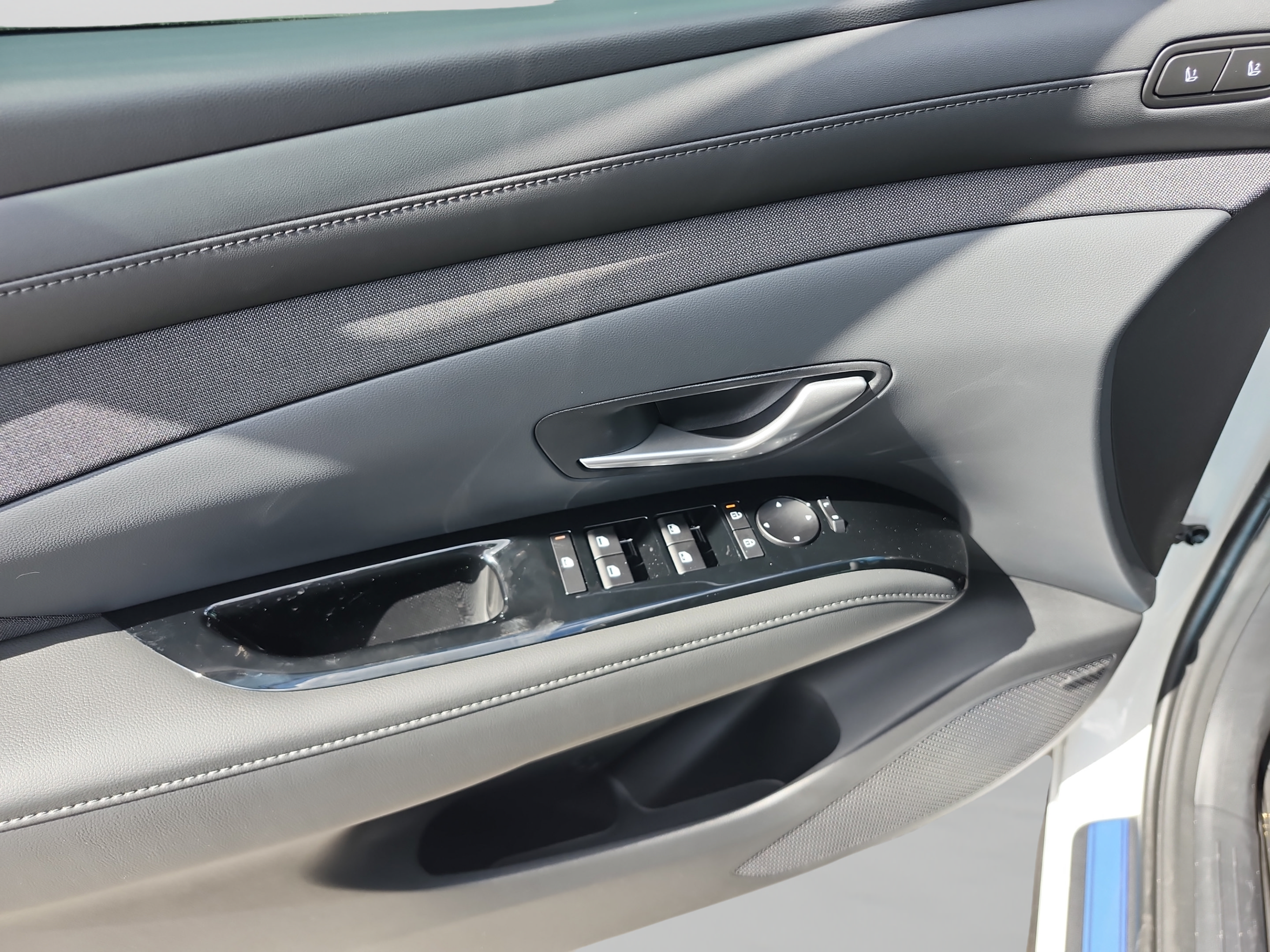 New 2026 Hyundai Tucson Limited AWD/4WD image 16