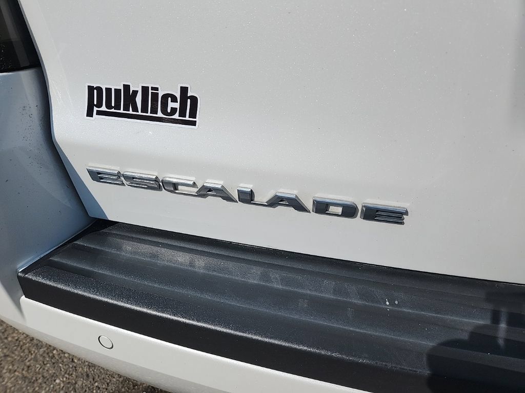 Certified 2018 Cadillac Escalade Premium Luxury AWD/4WD image 43