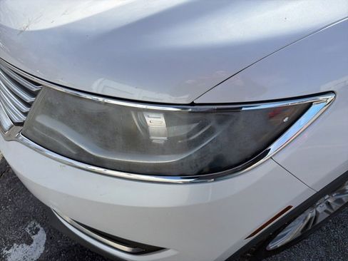 Used 2017 Lincoln MKX Reserve w/ Lincoln MKX Climate Package image 8