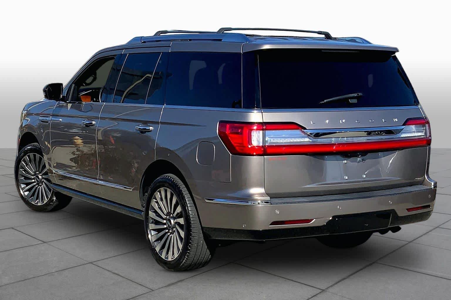 Used 2019 Lincoln Navigator Reserve w/ Cargo Package AWD/4WD image 12