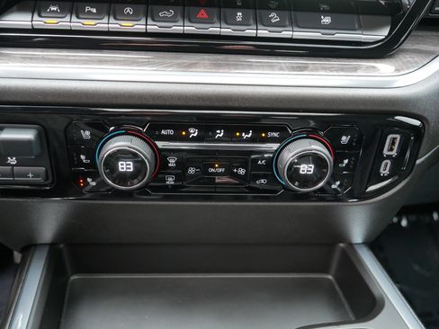 Used 2025 Chevrolet Silverado 1500 LTZ AWD/4WD image 23