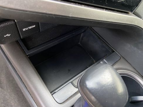 Used 2023 Toyota Camry SE image 40