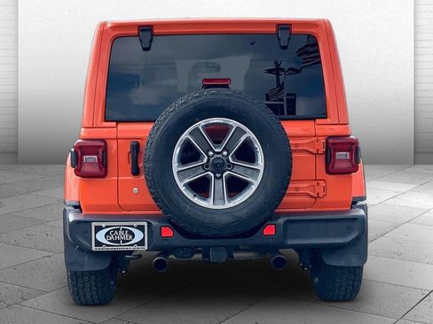 Used 2018 Jeep Wrangler Unlimited Sahara AWD/4WD image 3