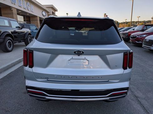 Used 2021 Kia Sorento S w/ Panoramic Sunroof Package image 5