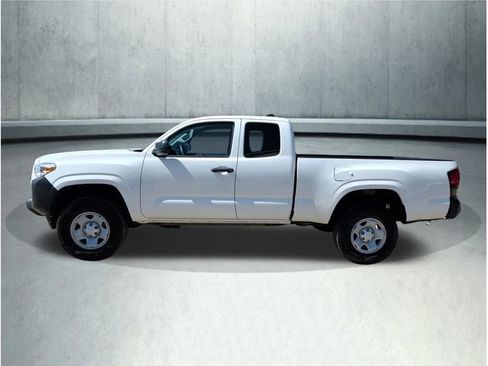Used 2020 Toyota Tacoma SR AWD/4WD image 2