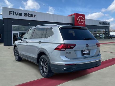 Used 2024 Volkswagen Tiguan SE FWD image 4