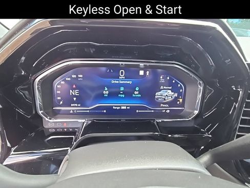 Used 2023 Chevrolet Silverado 1500 LT AWD/4WD image 16