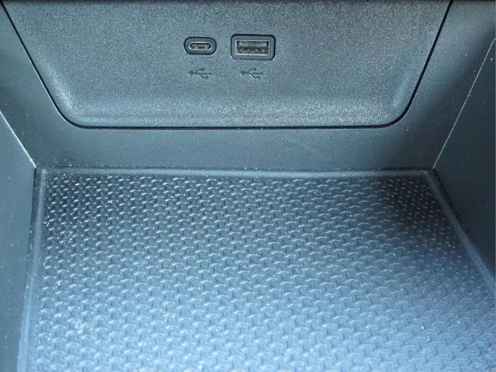 Used 2026 Chevrolet Equinox LT FWD image 14