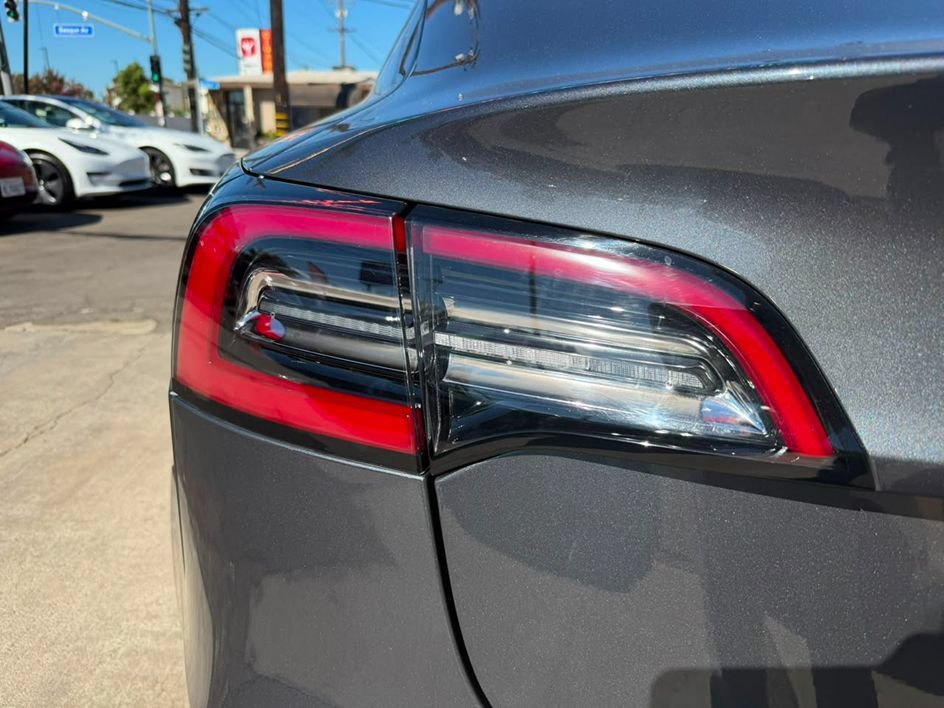 Used 2018 Tesla Model 3 Mid Range RWD image 15