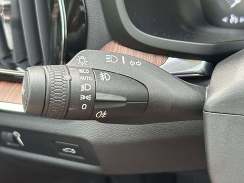 Certified 2022 Volvo S60 B5 Momentum w/ Premium Package image 35