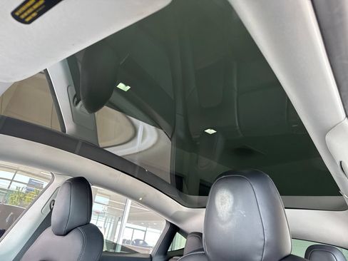 Used 2020 Tesla Model Y Long Range AWD/4WD image 16
