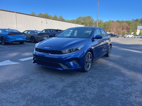 Used 2024 Kia Forte LXS image 2