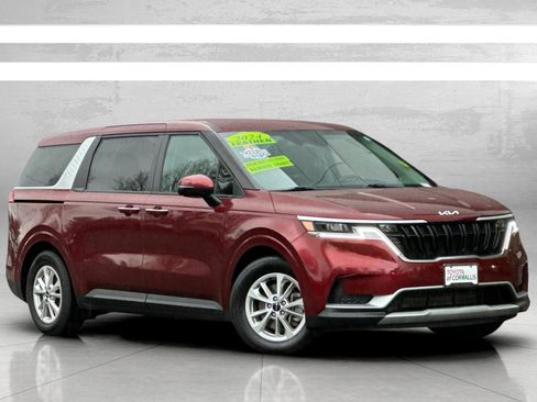 Used 2024 Kia Carnival LX image 2