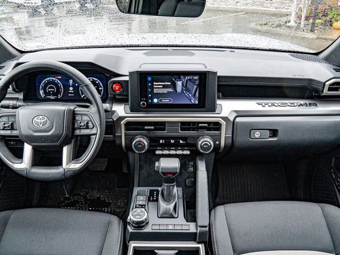 Used 2025 Toyota Tacoma TRD Off-Road image 14