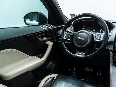 Used 2018 Jaguar F-PACE S image 21
