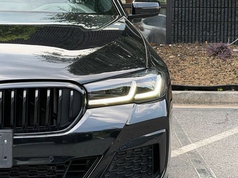 Used 2023 BMW 530i w/ M Sport Package RWD image 5