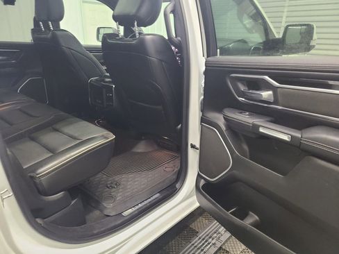 Used 2020 RAM 1500 Laramie image 31