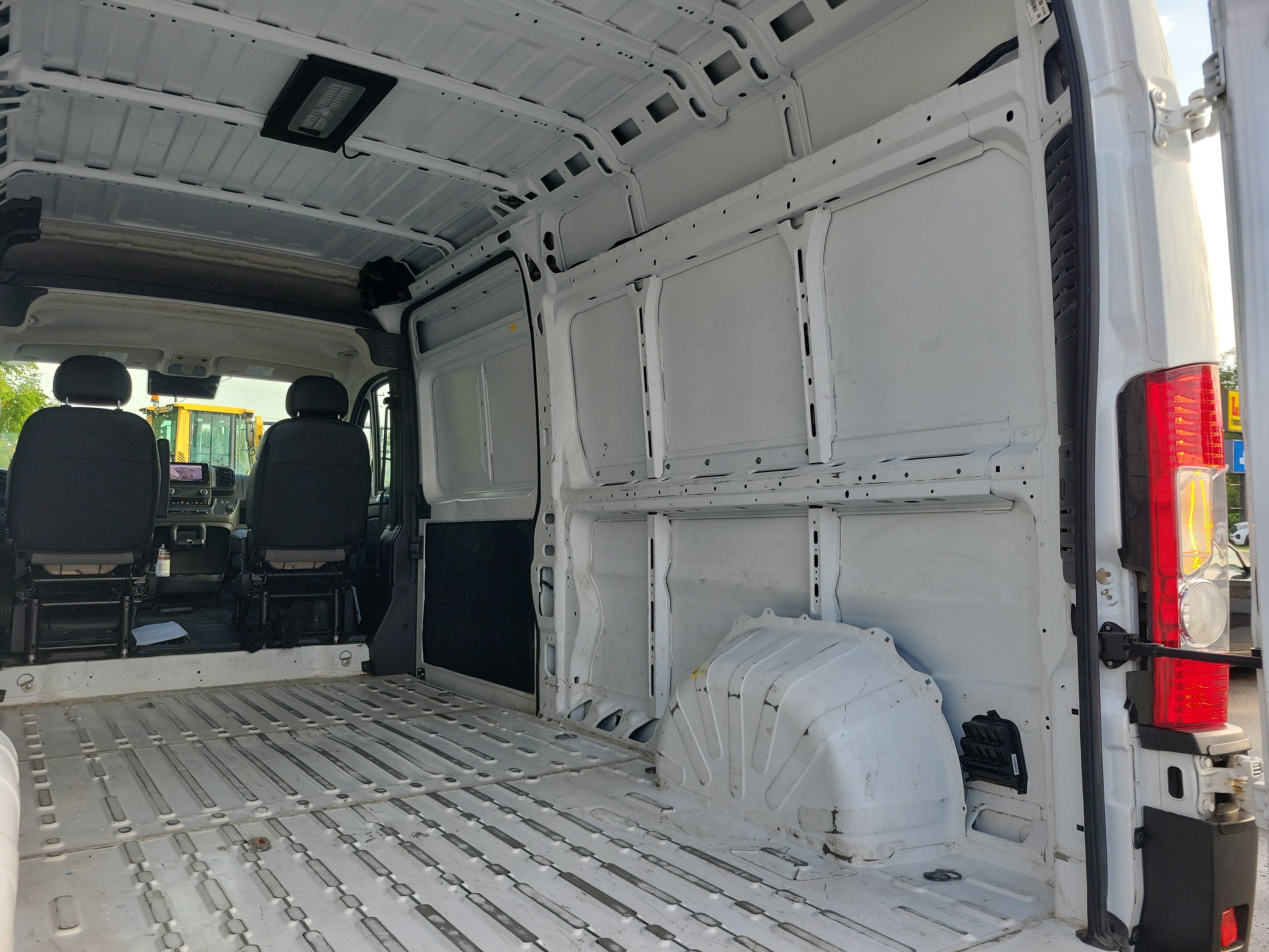 Used 2024 RAM ProMaster 2500 w/ Convenience Group FWD image 10