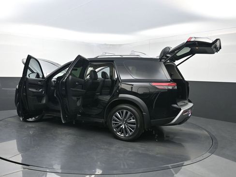 Used 2024 Nissan Pathfinder SL w/ SL Premium Package image 41