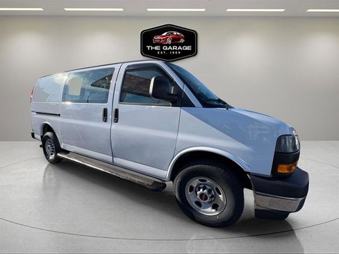 Used 2019 GMC Savana 2500 w/ Driver Convenience Package image 9