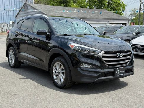 Used 2016 Hyundai Tucson SE w/ Option Group 12 AWD/4WD image 1