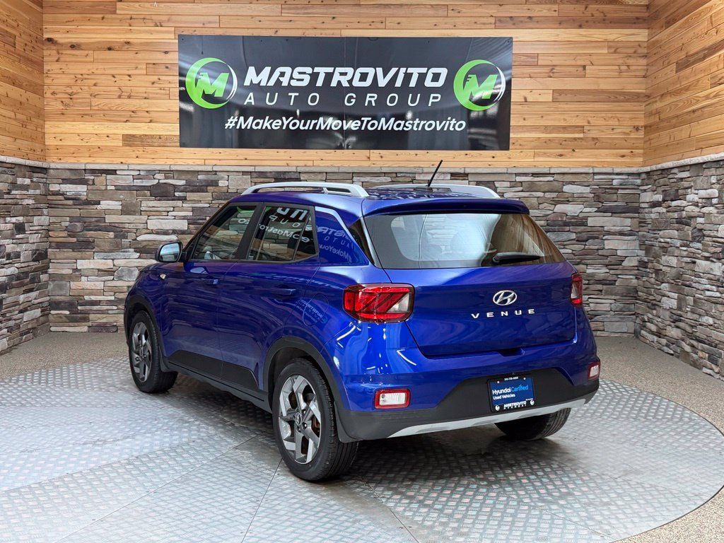 Used 2024 Hyundai Venue SEL FWD image 15