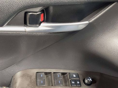 Used 2021 Toyota Camry SE FWD image 25