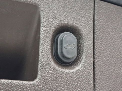 Used 2019 GMC Yukon XL Denali w/ Denali Ultimate Package image 29