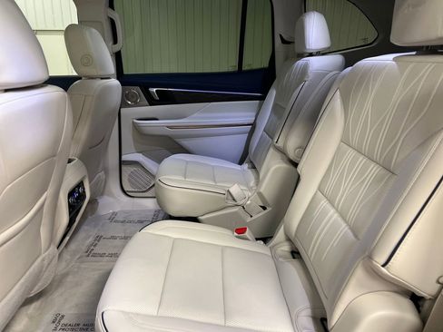 Certified 2025 Buick Enclave Avenir w/ Super Cruise Package AWD/4WD image 14