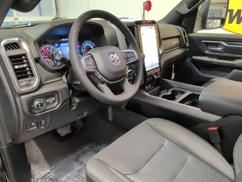 New 2026 RAM 1500 4x4 Crew Cab image 14