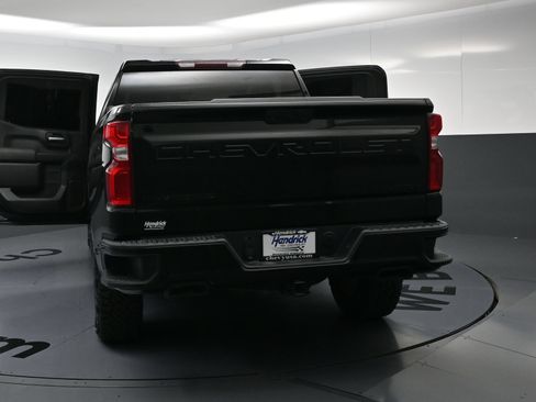 Used 2021 Chevrolet Silverado 1500 Custom Trail Boss w/ Midnight Edition AWD/4WD image 26