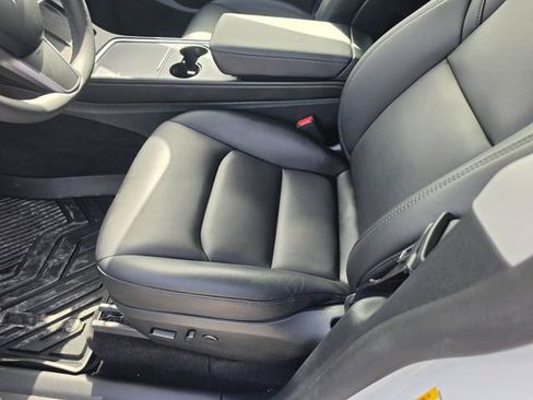 Used 2023 Tesla Model Y Long Range AWD/4WD image 8