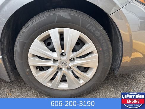 Used 2024 Nissan Sentra S image 4