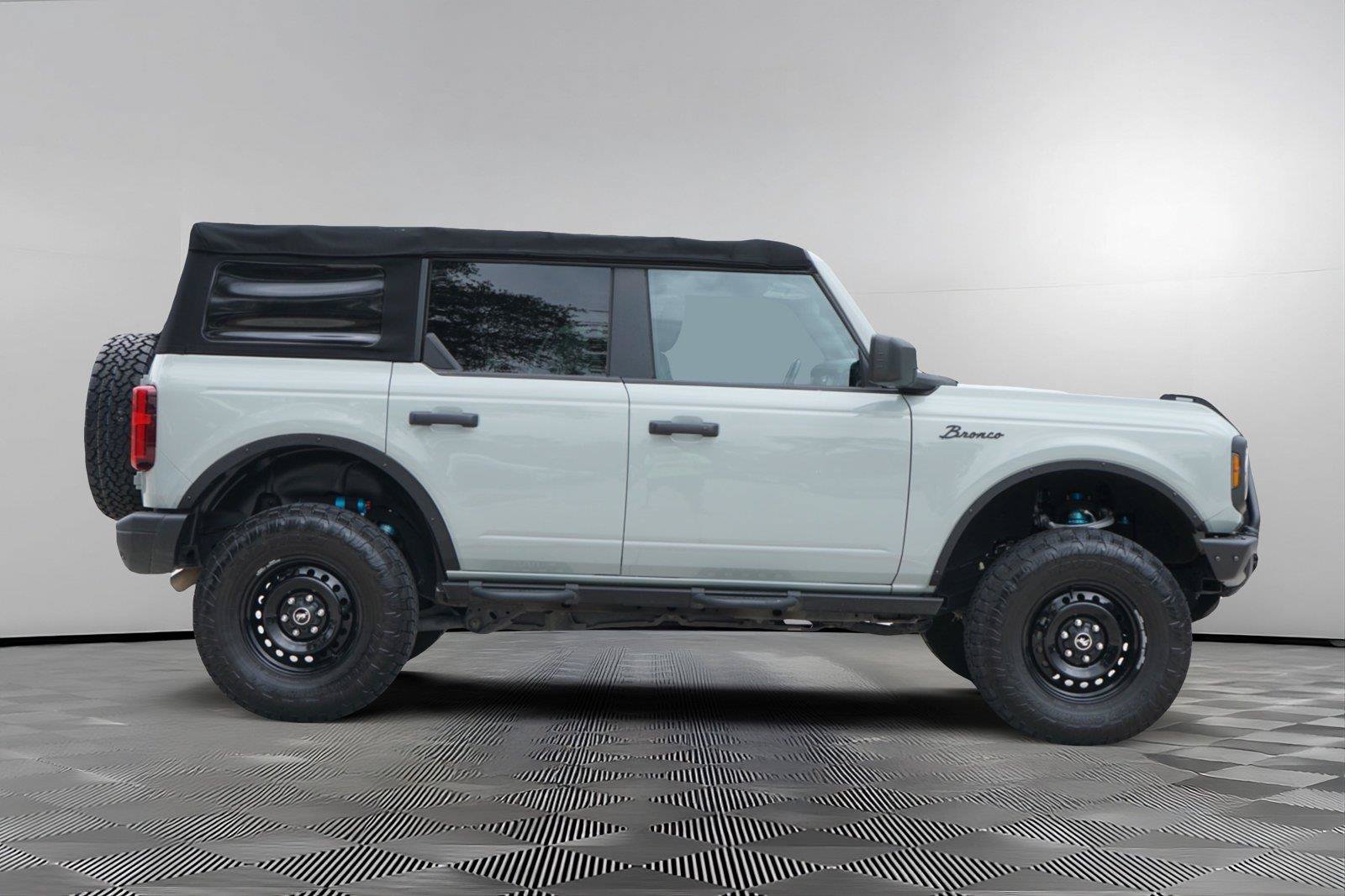 Used 2022 Ford Bronco Black Diamond AWD/4WD image 4