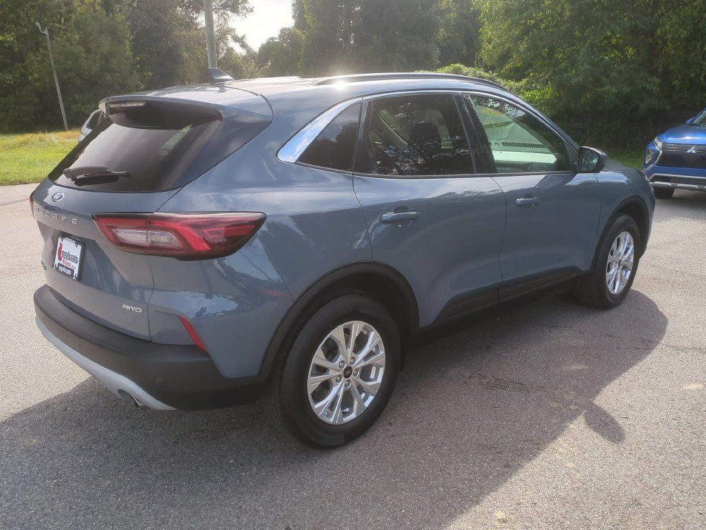 Used 2023 Ford Escape Active w/ Tech Pack #2 AWD/4WD image 5