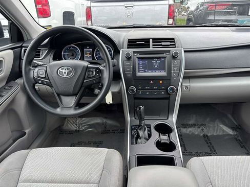 Used 2016 Toyota Camry LE image 12
