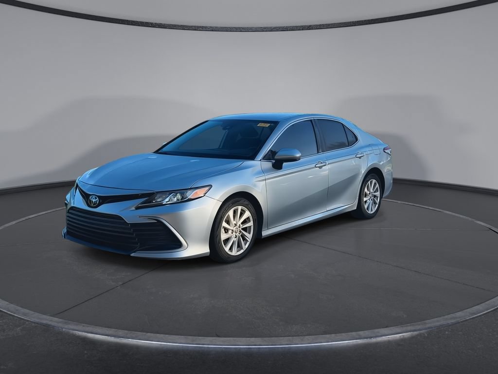 Used 2024 Toyota Camry LE FWD image 4