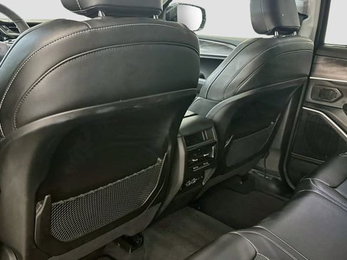 Used 2022 Jeep Grand Cherokee Limited 4xe w/ Luxury Tech Group II AWD/4WD image 29