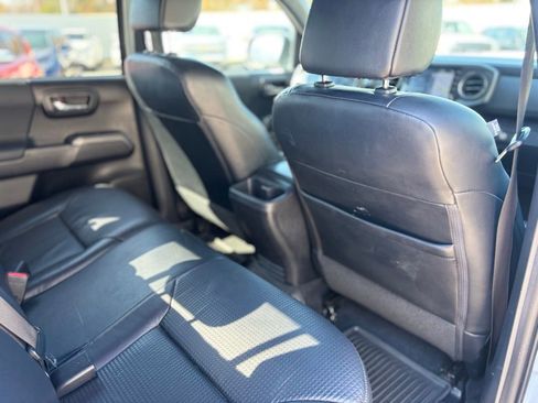 Used 2020 Toyota Tacoma TRD Sport w/ TRD Premium Sport Package image 15