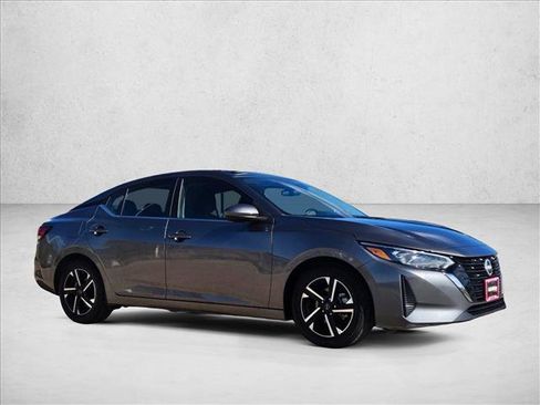 Used 2024 Nissan Sentra SV image 3