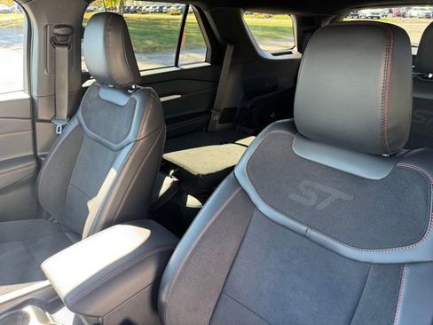 Used 2025 Ford Explorer ST w/ Sun And Sound Package image 16