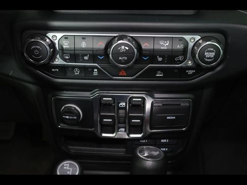 Used 2022 Jeep Wrangler Unlimited Sport AWD/4WD image 23
