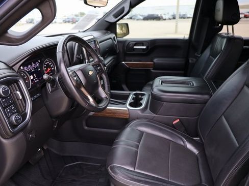 Used 2020 Chevrolet Silverado 1500 High Country w/ Technology Package image 11