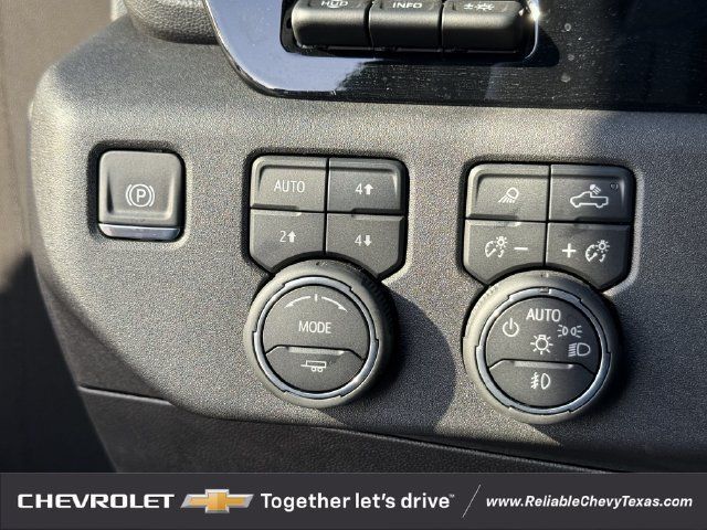Used 2026 Chevrolet Silverado 1500 High Country AWD/4WD image 28