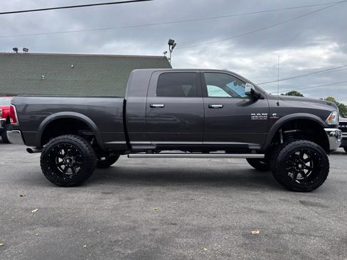 Used 2018 RAM 2500 Laramie AWD/4WD image 4