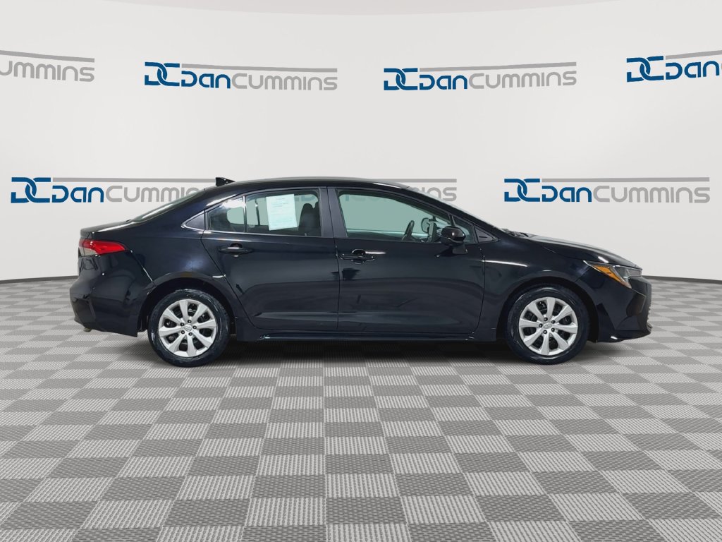 Used 2025 Toyota Corolla LE FWD image 9