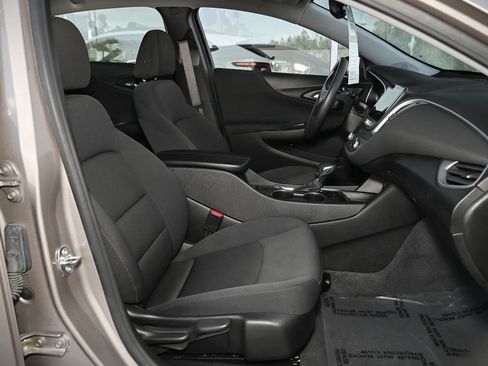 Used 2023 Chevrolet Malibu LT FWD image 41