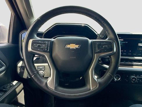 Used 2022 Chevrolet Silverado 1500 LT AWD/4WD image 12