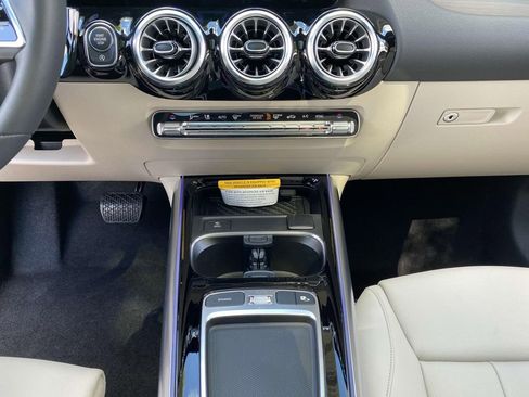 Certified 2025 Mercedes-Benz GLA 250 image 36